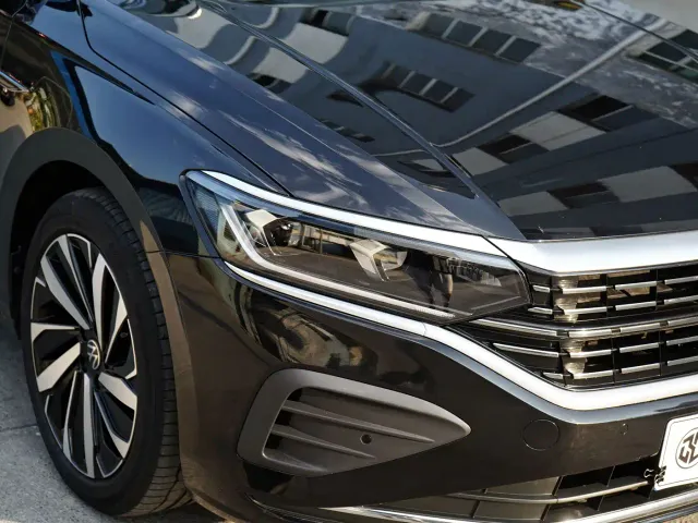 Volkswagen Passat — Фото автомобиля 13