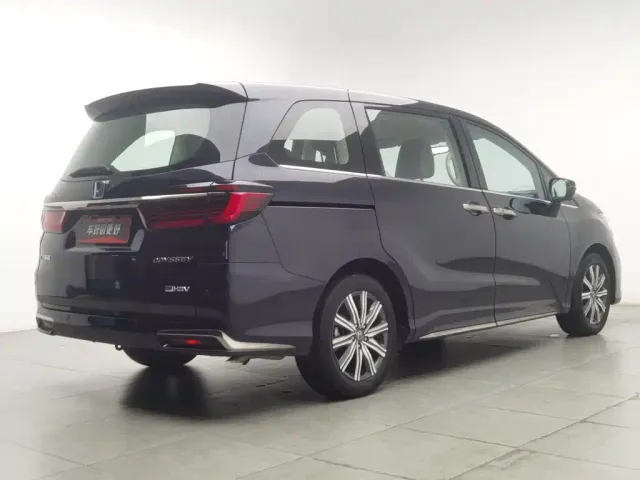 Honda Odyssey — Фото автомобиля 2