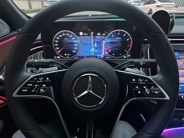 Mercedes-Benz E-Class — Фото автомобиля 10
