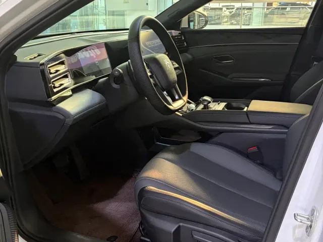 BYD Qin L — Фото автомобиля 7
