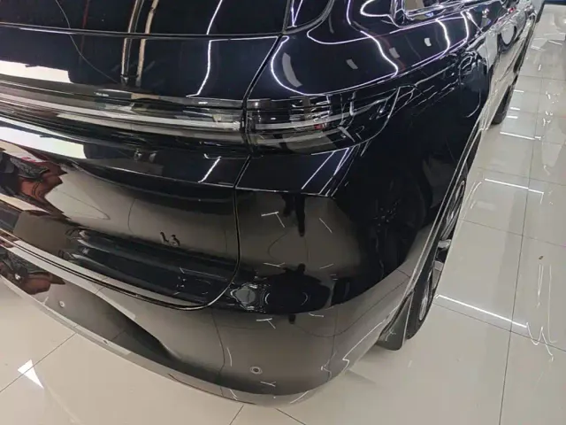 Li Auto L6 — Фото автомобиля 7