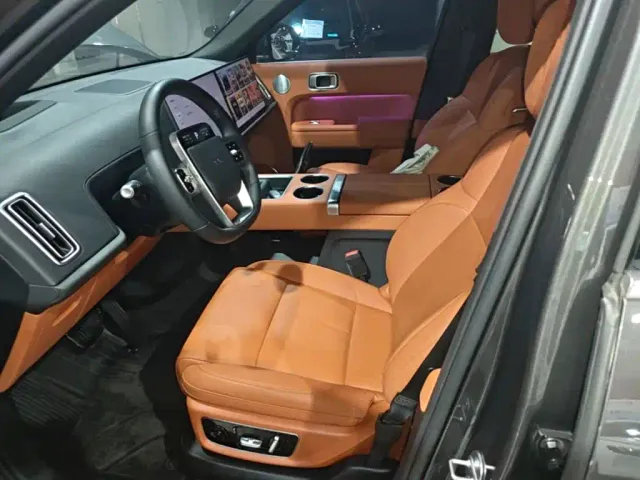 Li Auto L8 — Фото автомобиля 19