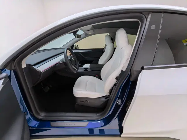 Tesla Model Y — Фото автомобиля 5