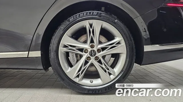 Genesis G90 Бензин 3.5 турбо AWD — Фото автомобиля 20