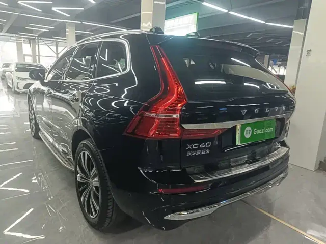 Volvo XC60 — Фото автомобиля 4