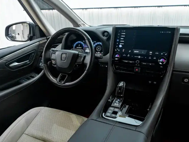 Toyota Vellfire — Фото автомобиля 26