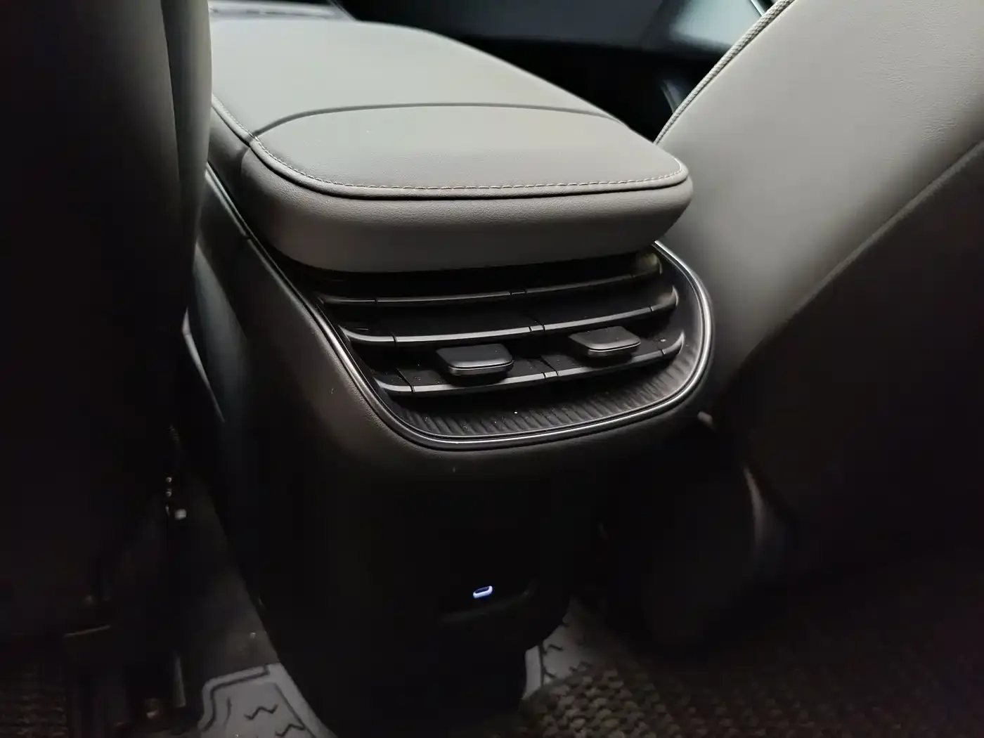 NIO NIO ET5T 2024 75kWh Touring — Фото автомобиля 23
