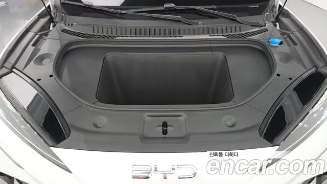 BYD Sealion 7 — Фото автомобиля 9