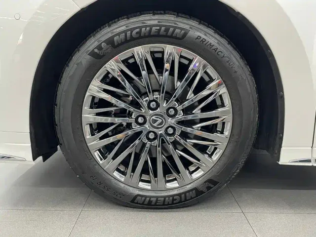 Lexus LM — Фото автомобиля 15
