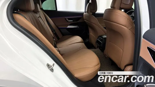 Mercedes-Benz E-Class — Фото автомобиля 11