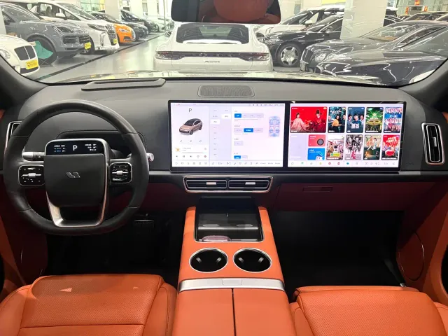 Li Auto L8 — Фото автомобиля 4