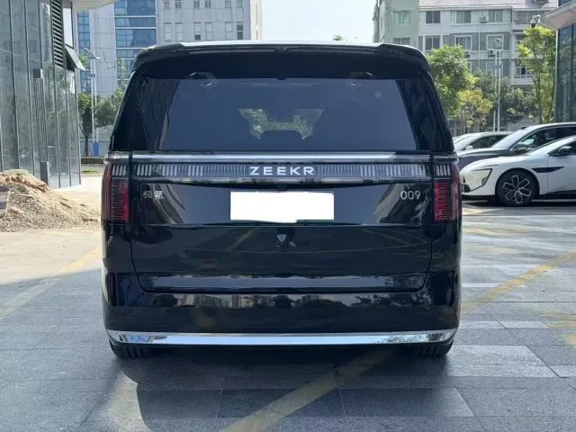 ZEEKR Zeekr 009 2024 7-Seat Aisle AWD Version 108kWh — Фото автомобиля 5