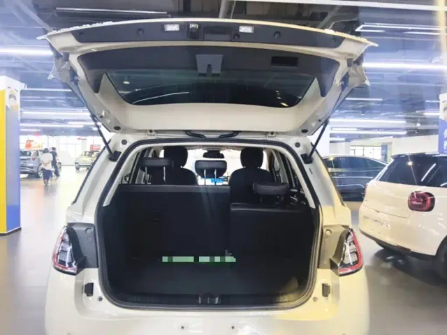 Baojun Cloud — Фото автомобиля 18