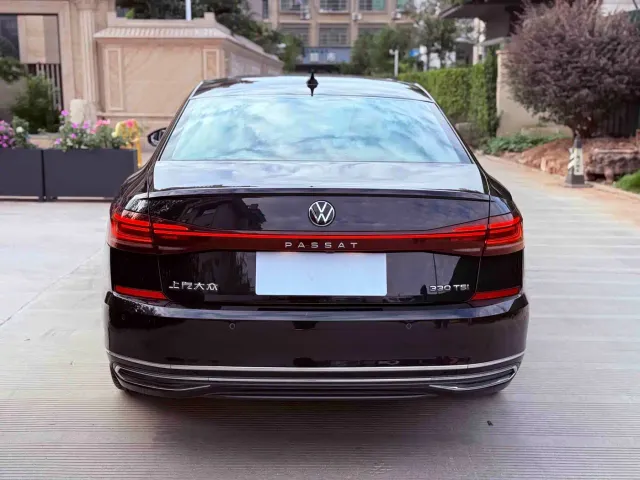 Volkswagen Passat — Фото автомобиля 11