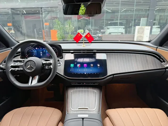 Mercedes-Benz E-Class — Фото автомобиля 12