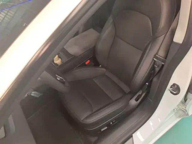 Tesla Model 3 — Фото автомобиля 14
