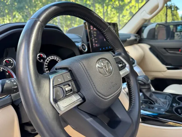 Toyota Land Cruiser — Фото автомобиля 4