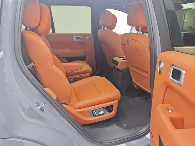 Li Auto L8 — Фото автомобиля 17