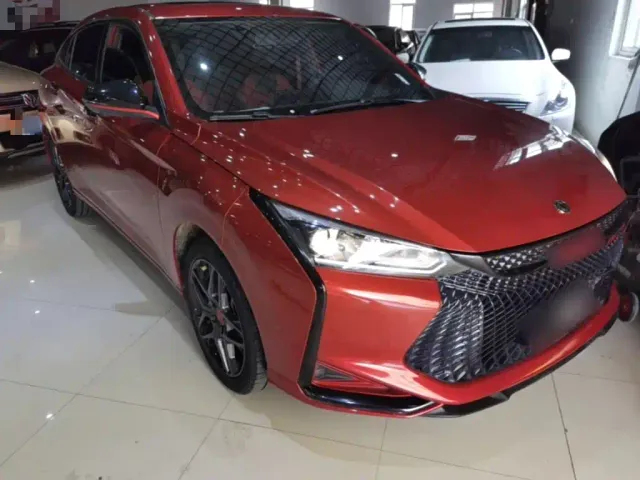 Dongfeng Yixuan — Фото автомобиля 3