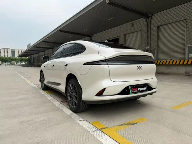 IM Motors LS6 — Фото автомобиля 23