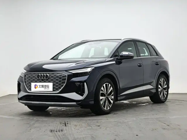 Фотография автомобиля — Audi Q4 e-tron