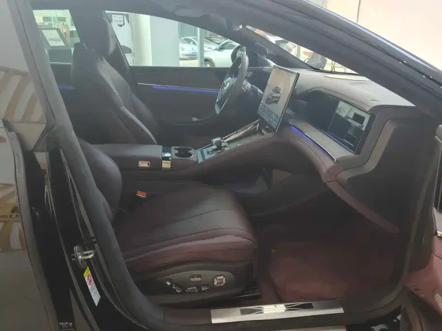 Denza Denza Z9GT 2024 Model 1100 AWD Max Edition — Фото автомобиля 13