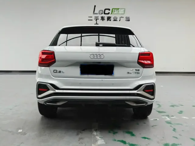 Audi Q2L — Фото автомобиля 5
