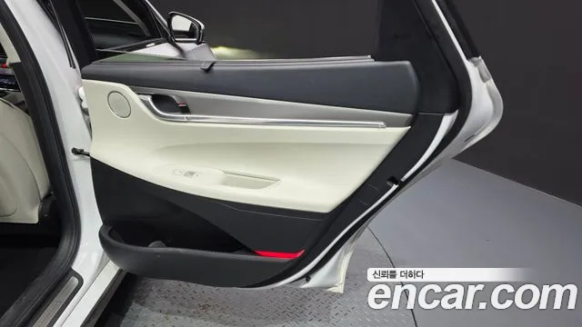 Hyundai Grandeur (New) Hybrid — Фото автомобиля 14