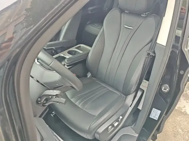Hongqi Hongqi HQ9 PHEV 2024 Model 2.0T AWD Business Edition — Фото автомобиля 14