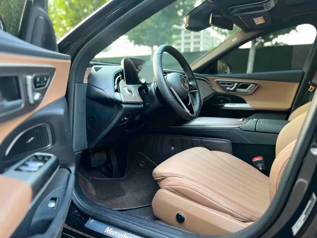 Mercedes-Benz E-Class — Фото автомобиля 5
