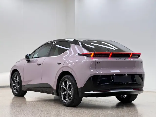 Lynk & Co Z20 — Фото автомобиля 4