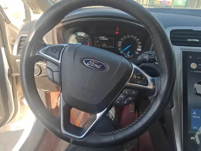 Ford Mondeo — Фото автомобиля 15
