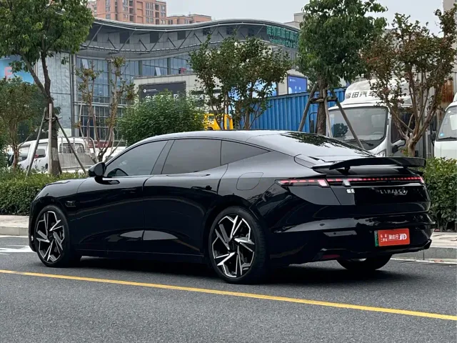 Lynk & Co Z10 — Фото автомобиля 4