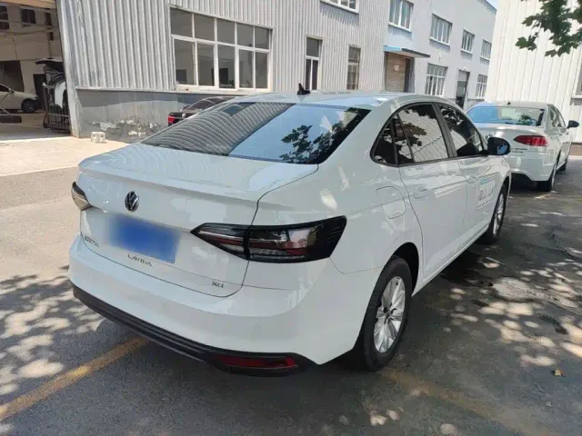 Volkswagen Lavida — Фото автомобиля 4