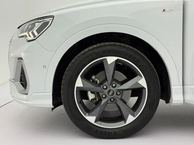 Audi Q3 — Фото автомобиля 21