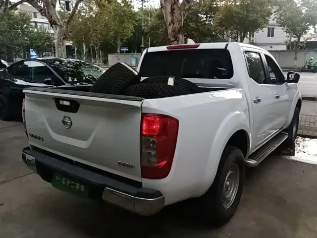 Nissan Navara — Фото автомобиля 6