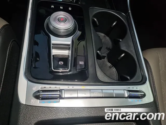 Kia Carnival Generation 4 — Фото автомобиля 14