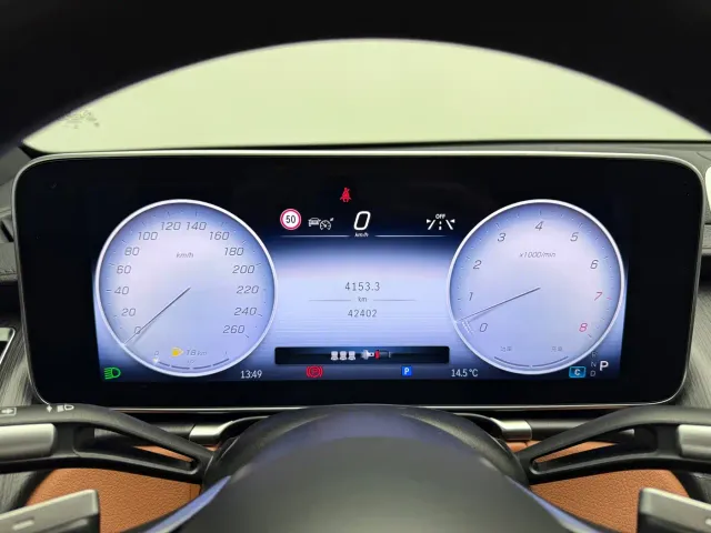 Mercedes-Benz S-Class — Фото автомобиля 11