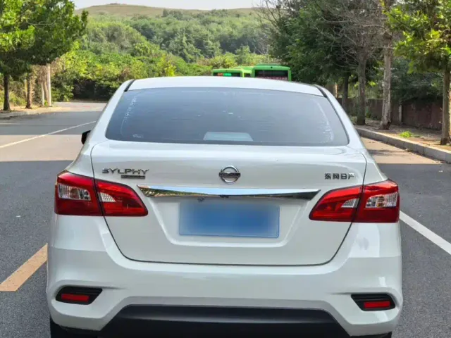 Nissan Sylphy — Фото автомобиля 9