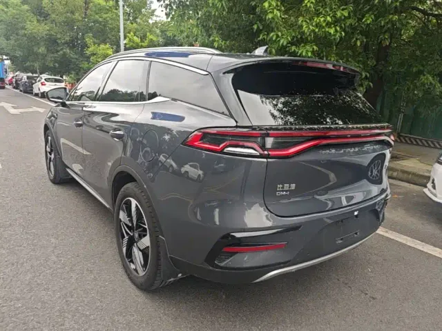 BYD Tang — Фото автомобиля 4