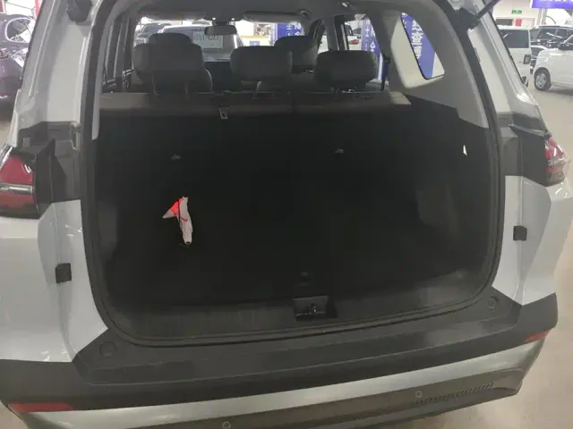 Wuling Starlight 560 — Фото автомобиля 4