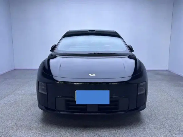 Li Auto i6 — Фото автомобиля 2