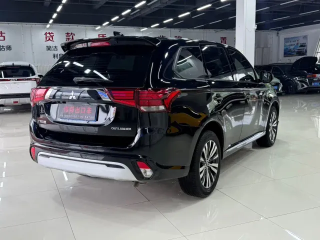 Mitsubishi Outlander — Фото автомобиля 6