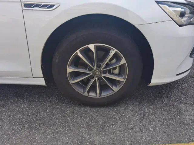 BYD Qin PLUS — Фото автомобиля 25