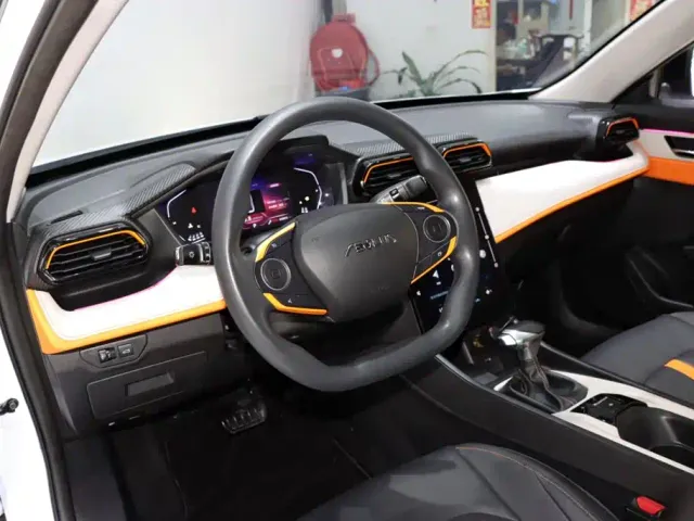Dongfeng Yixuan — Фото автомобиля 10