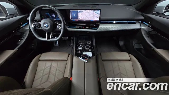 BMW 5-Series — Фото автомобиля 10