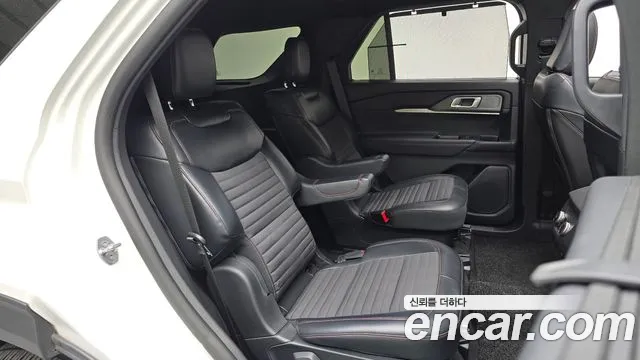 Ford Explorer — Фото автомобиля 5