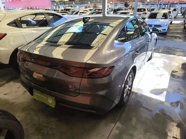 BYD Qin L — Фото автомобиля 6