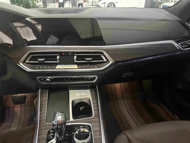 BMW X5 — Фото автомобиля 9