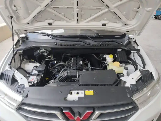 Wuling Hongguang — Фото автомобиля 19